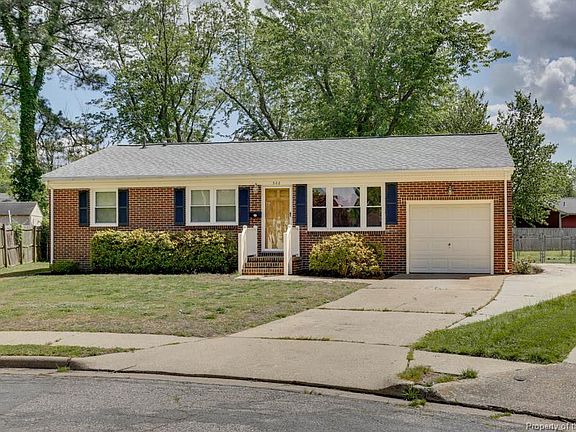 3rd image of 302 Kostel Ct