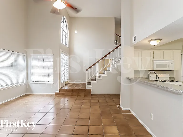 8603 Kinghaven St — Photo 2