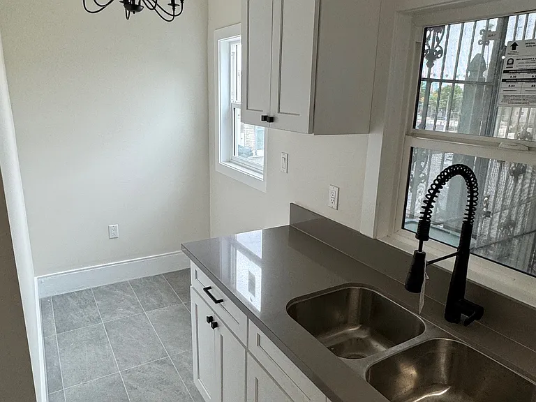 1549 W 54th St #1553 — Photo 2