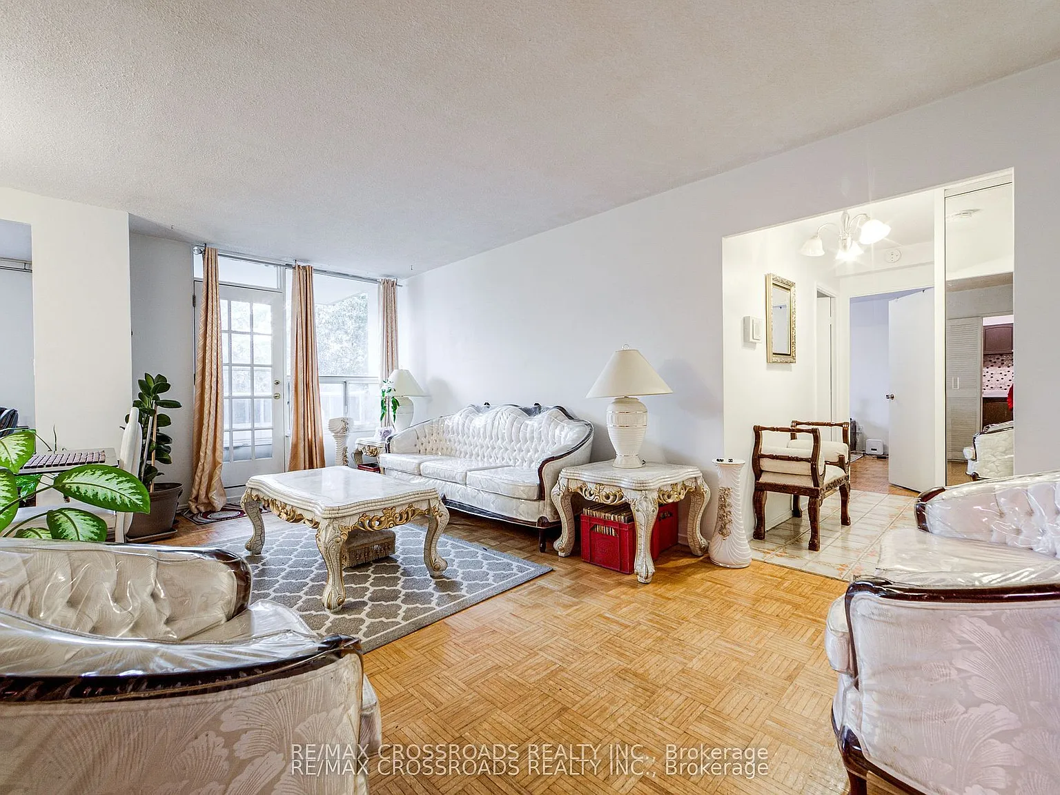 3 bed, $2,400 — Photo 4