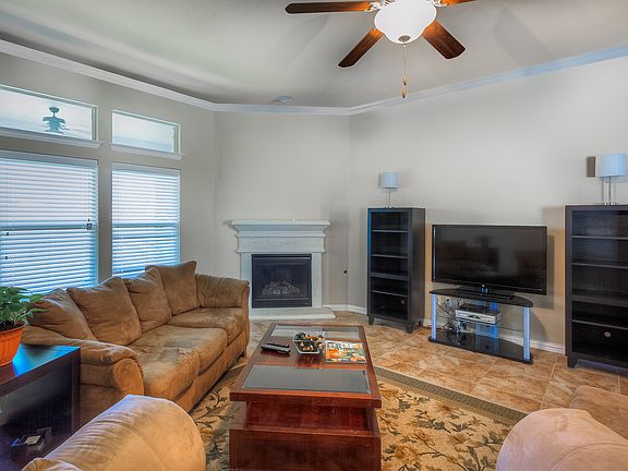 5th image of 706 Rolling Brook Ln