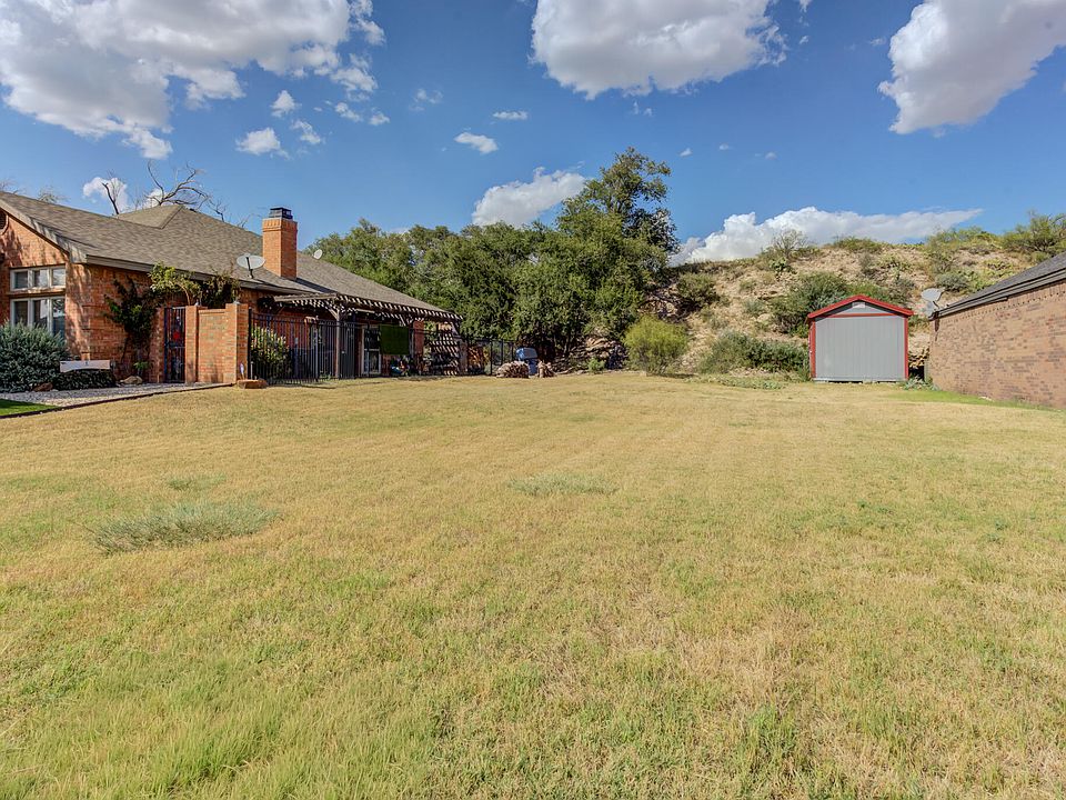 2nd image of 28 W Lakeshore Dr