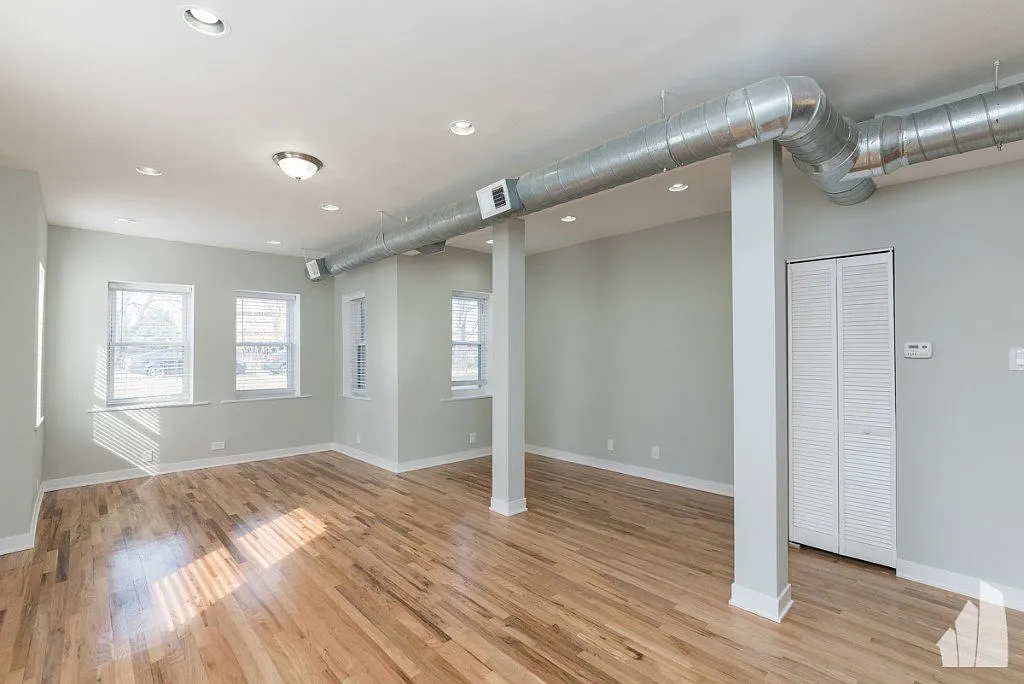 2457 W Logan Blvd — Photo 2