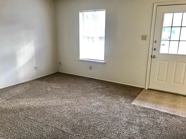 117 E Bingham Rd #A — Photo 2