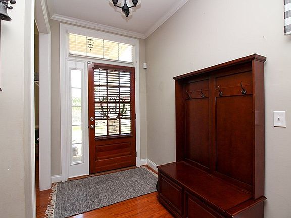 3rd image of 1039 Red Maple Way