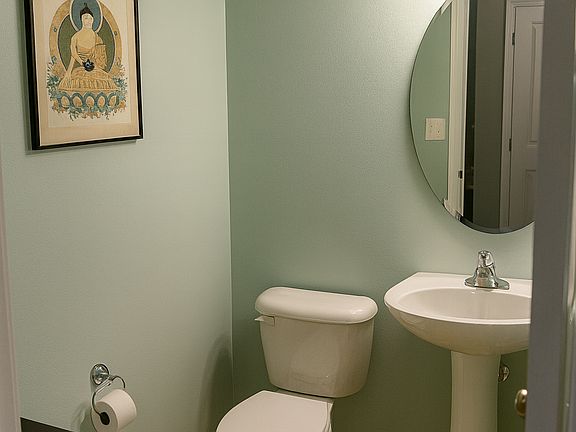 Main Floor 1/2 Bath