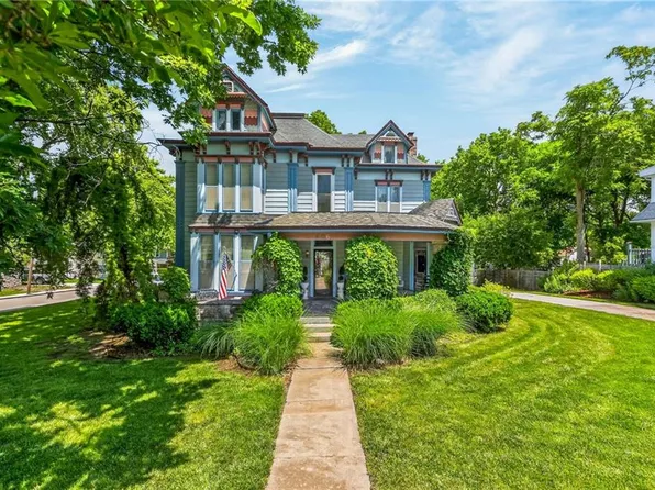 406 Arthur St, Liberty, MO 64068