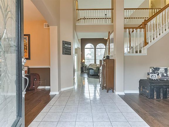 3rd image of 19031 Canyon Royal Dr