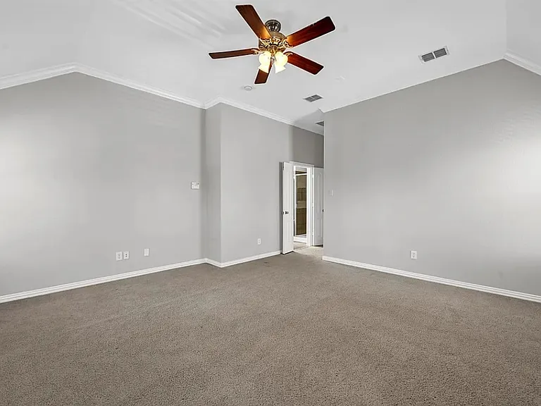 2124 Broadstone Dr — Photo 6