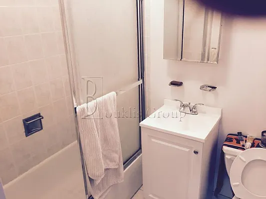 Rented by Bouklis Group | media 25