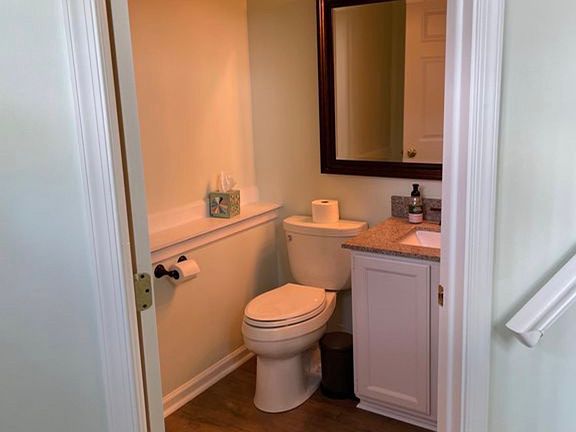 3rd image of 12871 Effingham Ct