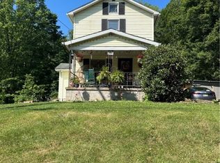 1236 Bedford Rd, Masury, OH 44438