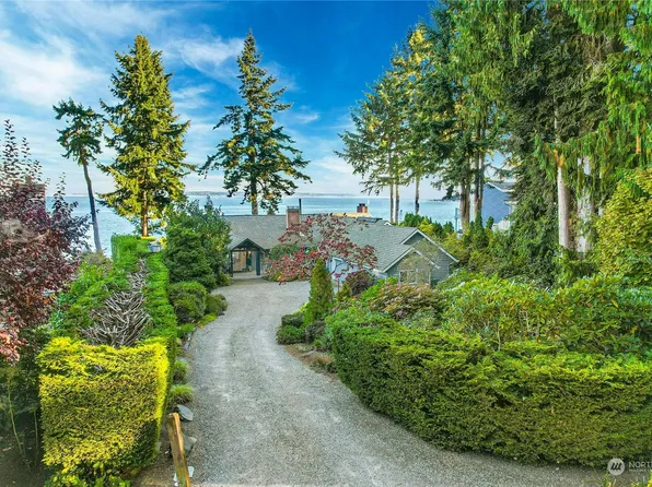 10666 NE Manitou Park Boulevard, Bainbridge Island, WA 98110