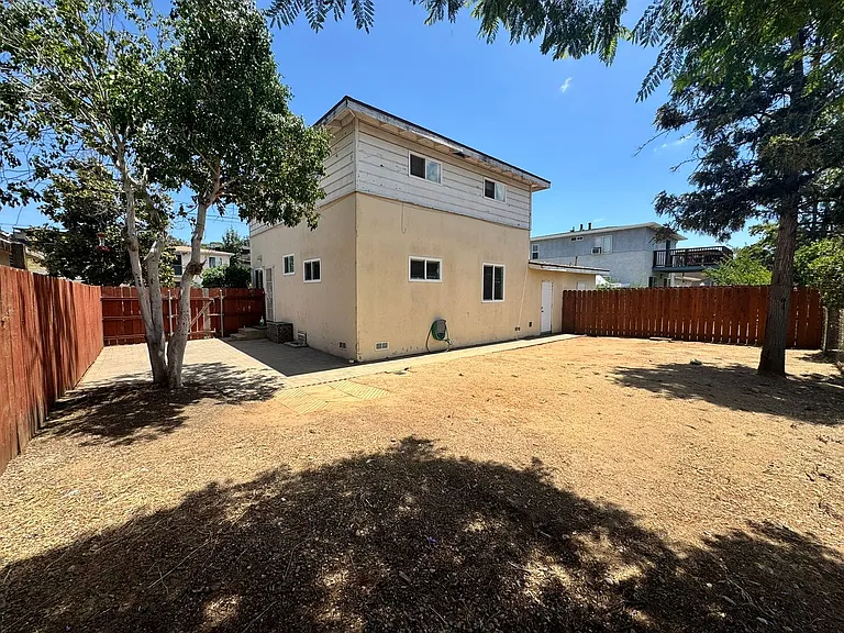 6150-52 Horton Dr — Photo 17
