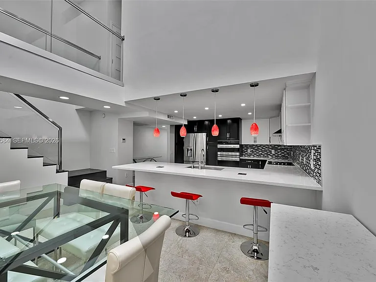310 Poinciana Dr #802 — Photo 9