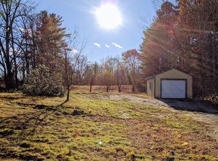 29 Stoneham Rd, Sanbornville, NH 03872