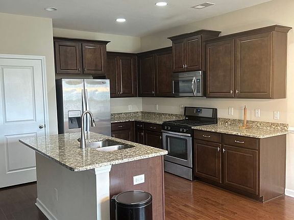 3rd image of 8179 Copperas Hill Dr