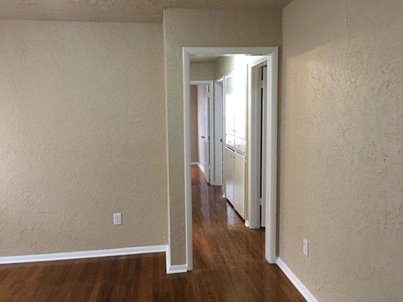 4th image of 2340 NW 35th St
