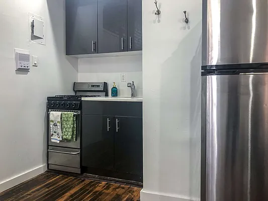 Rented by Kahen Properties | media 4