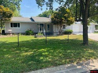 327 W North St, Mountain Home, AR 72653