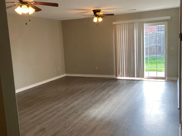 220 Graystone Cir #220, Centerton, AR 72719