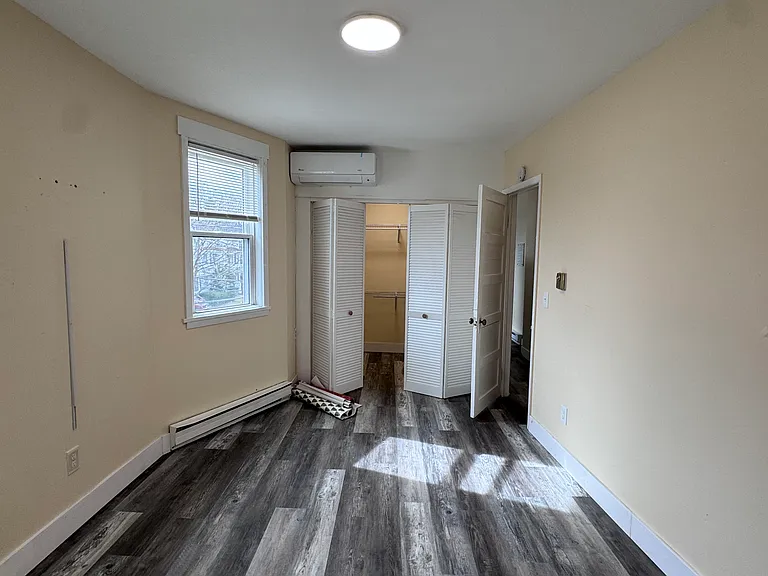 Bedroom, walking closet