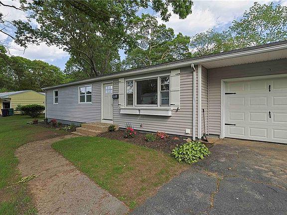 3rd image of 26 Paula Dr