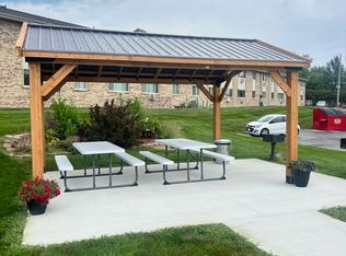 931 Old Marion Rd NE #106, Cedar Rapids, IA 52402