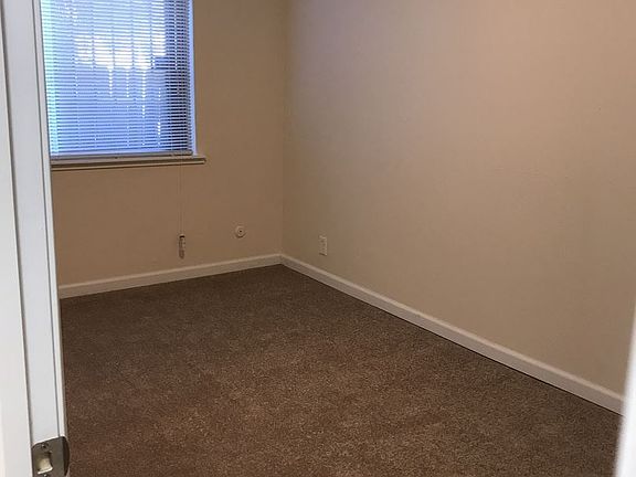 2nd image of 416 E Locust St APT C