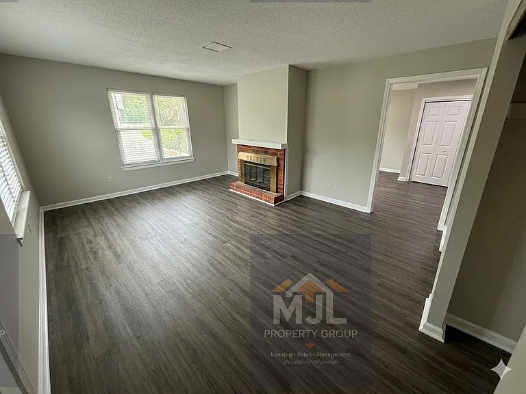 11008 NW Crooked Rd #D — Photo 4