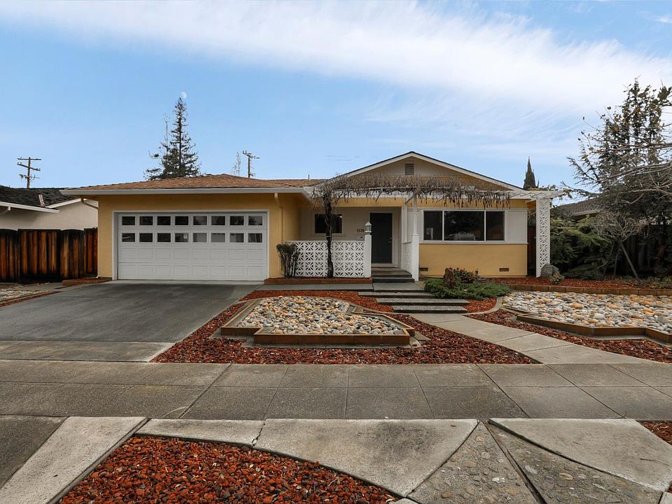 1st image of 1578 Finch Way