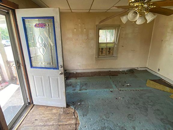 4th image of 301 S Williams St