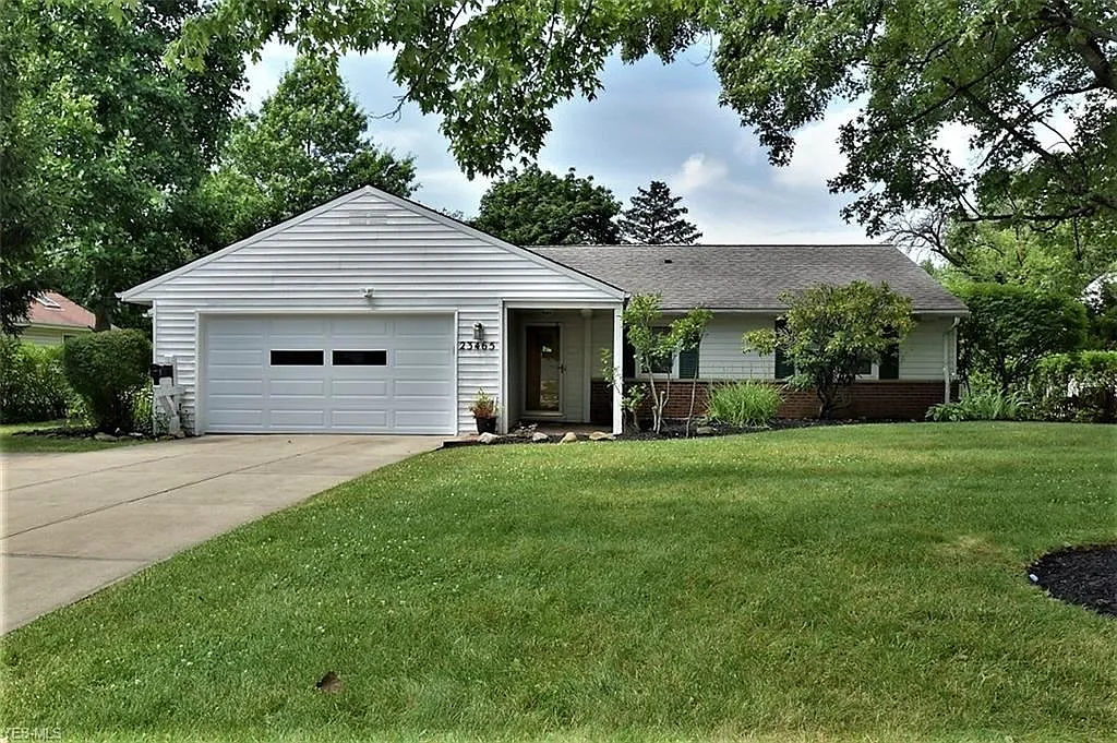 23465 Letchworth Rd photo 1