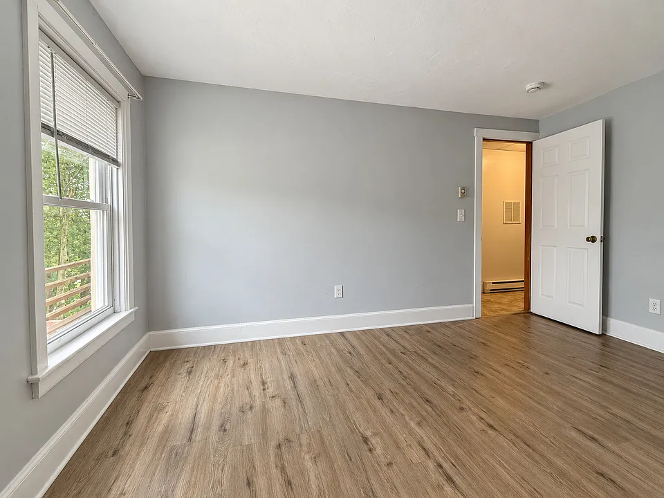 56 Pleasant St #3