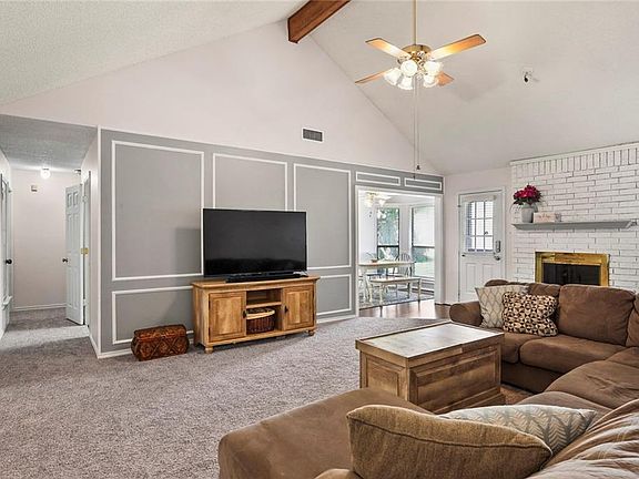 5th image of 7813 Mahonia Dr