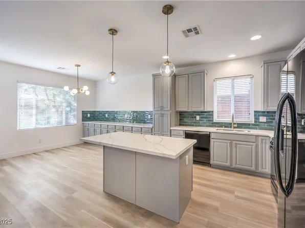 10641 Jamestown Square Ave, Las Vegas, NV 89166