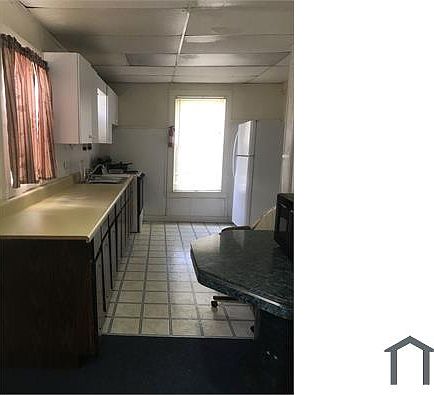 3rd image of 223 Avenue A NE