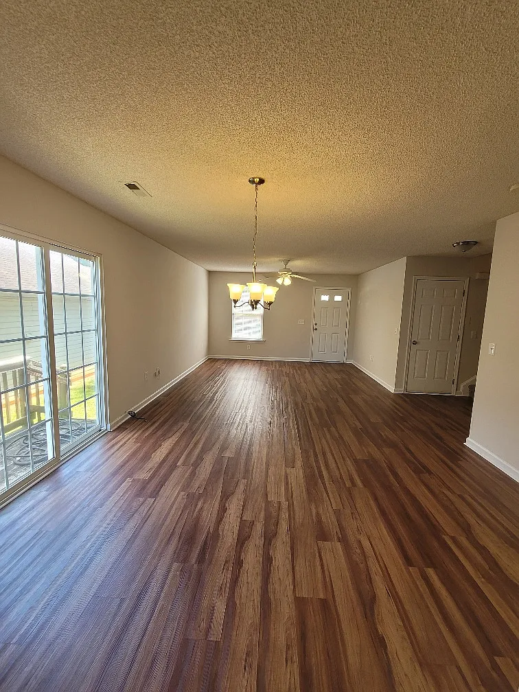 4 bed, 1300 sqft, $1,610 — Photo 4