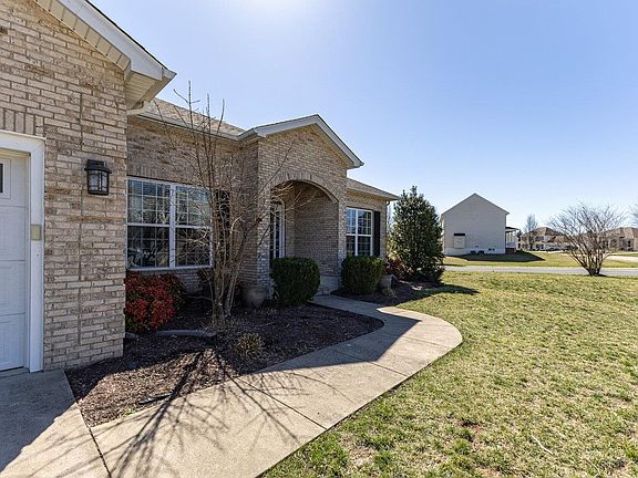 3rd image of 125 Rachel Dr