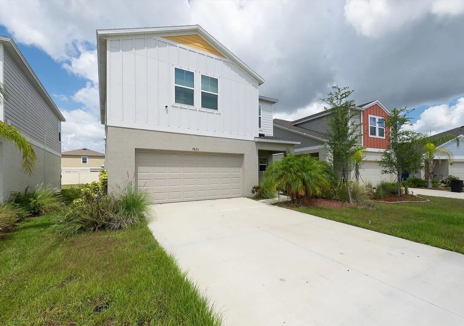 Modern 4-Bedroom Parrish Home with Bonus Loft & Open Living Space — Photo 2