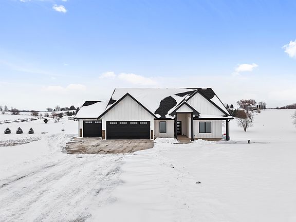 3rd image of N5038 Meadowlark Cir