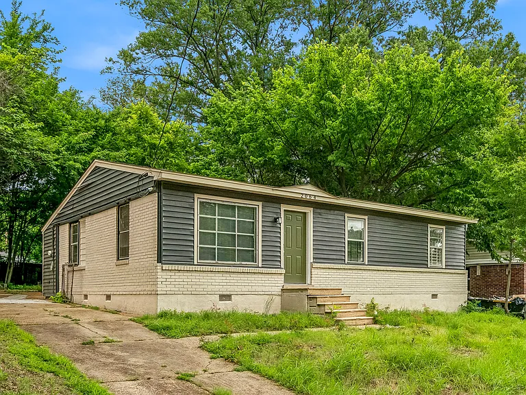 2064 Willow Wood Ave — Photo 1