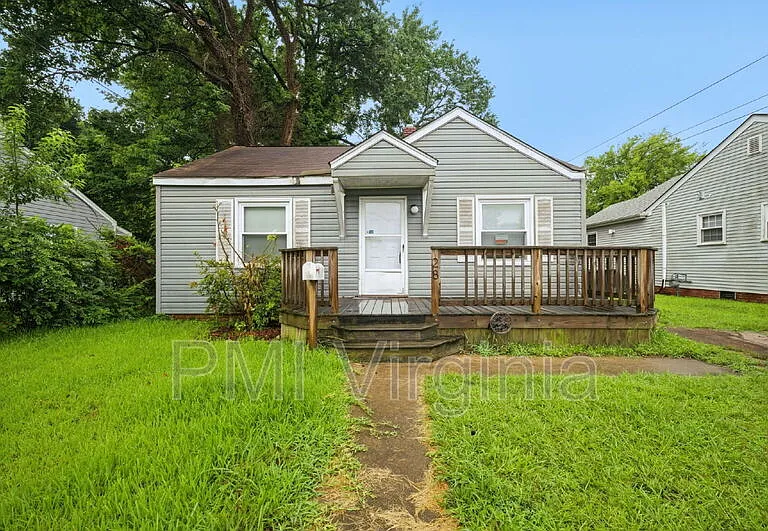 28 Harvard Rd — Photo 1