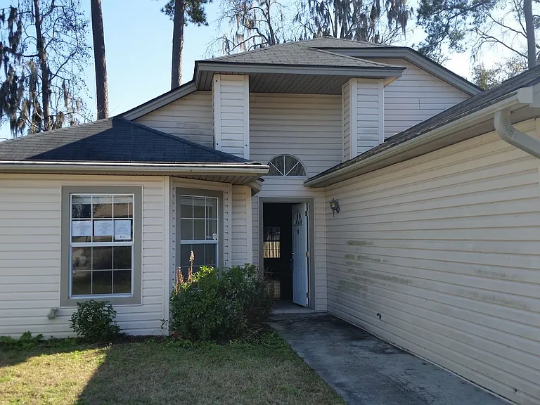 8 Saint Ives Ct — Photo 37