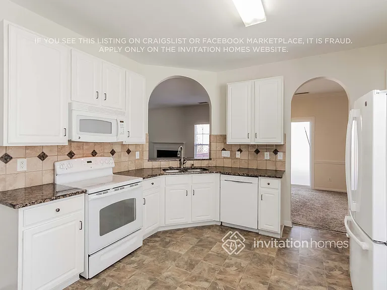 6894 Fenwick Dr — Photo 3