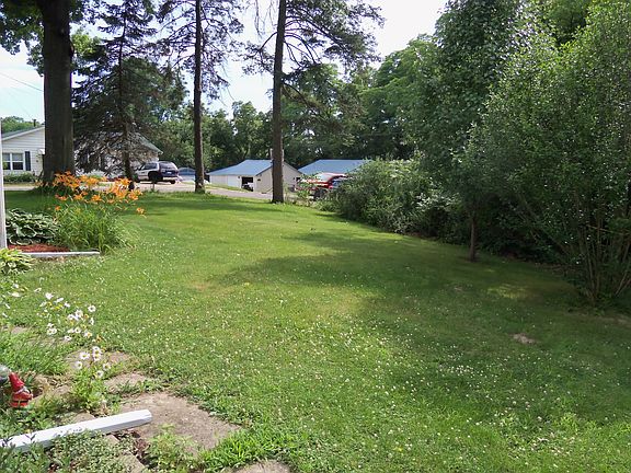 View of front of lot