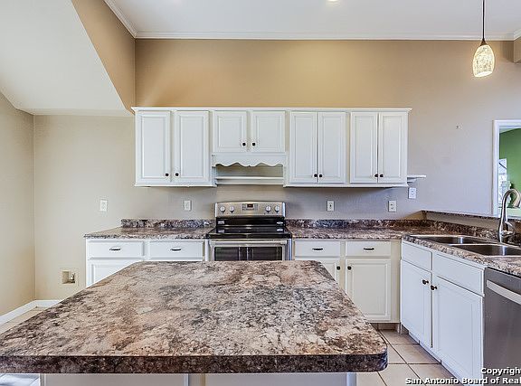2nd image of 743 Stoneway Dr