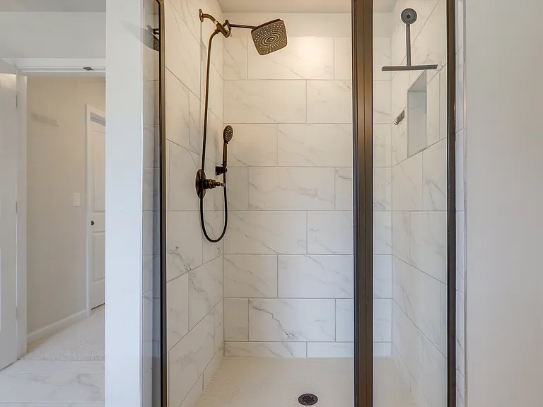 117 Donavan House — Photo 6
