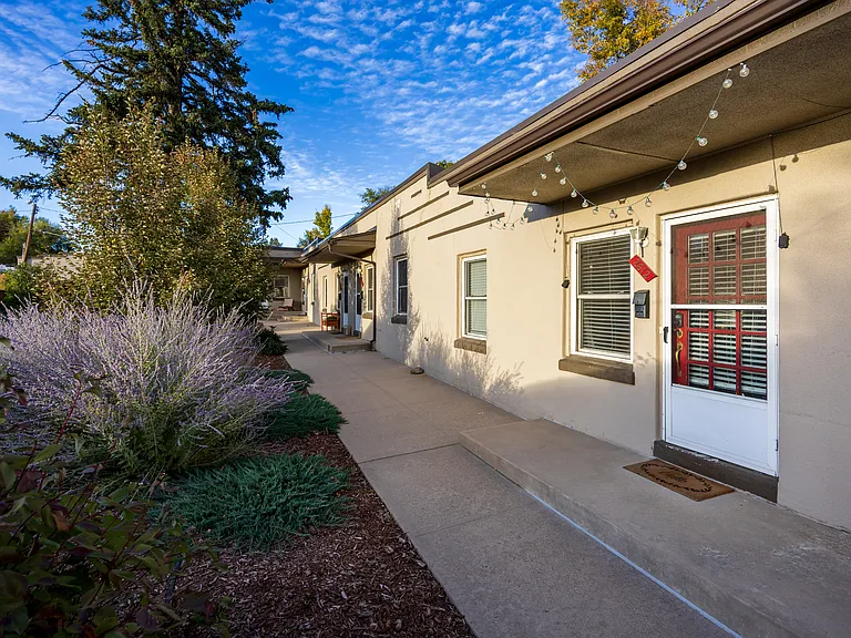 2612 Utica St — Photo 16