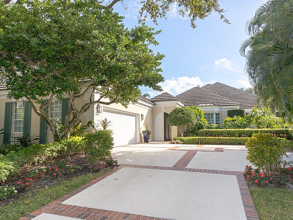 1st image of 160 Coquille Way